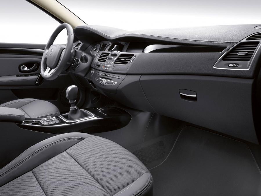  Renault Laguna Estate 2011 года  (фото 2 из 20)